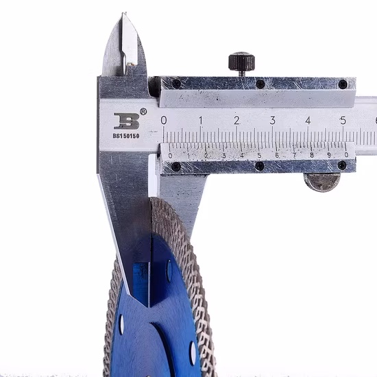 Lame de scie segmentée en diamant de 4 1/4 pouces 110 mm pour couper les carreaux de céramique en marbre